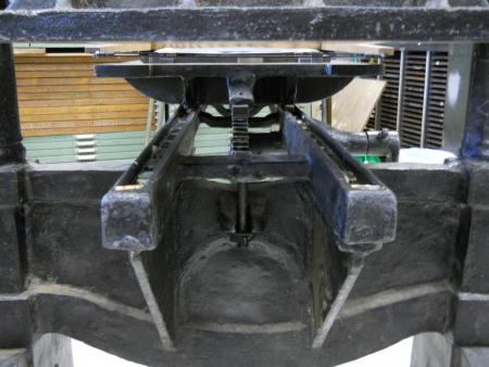 image: left end showing how rails attach to frame
