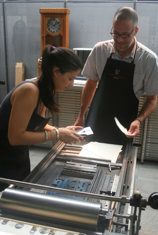 image: Diana Pasovski and David Shields printing at the Tipoteca