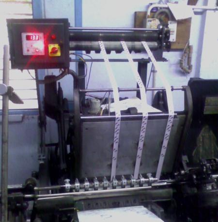 image: Foil pulling unit & heater attached in platen